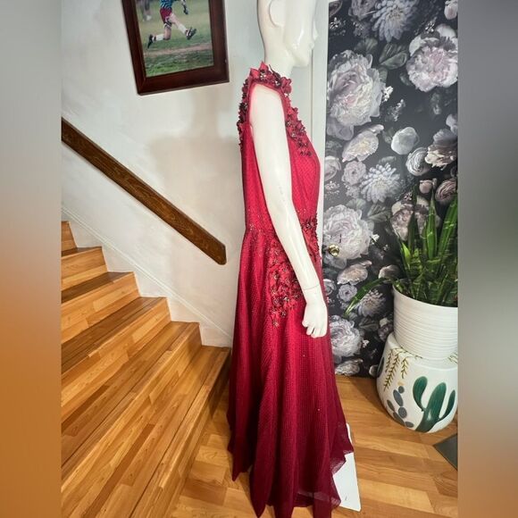 MAC DUGGAL - 11152 Floral Applique V Neck
A-Line Gown/ size 14 - Picture 7 of 9